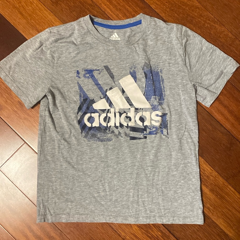 Adidas Boys T-Shirt Size Small